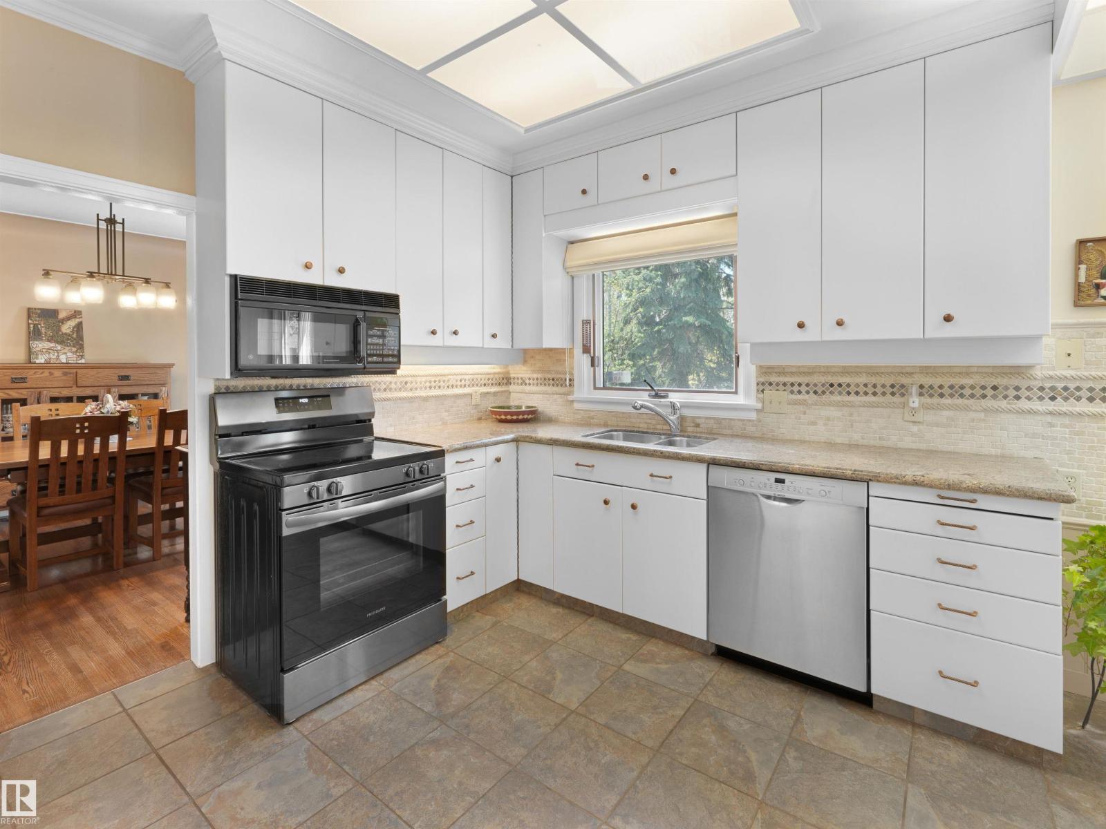 9202 117 ST NW - 8