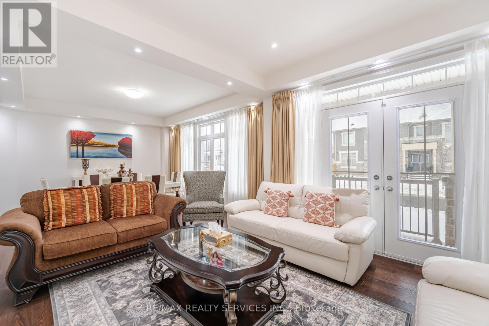 20 ROYAL FERN CRESCENT - 11
