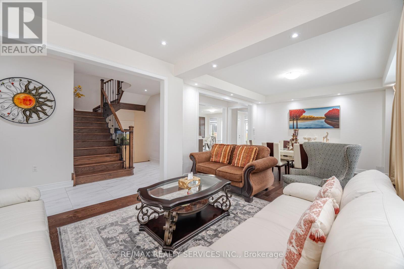 20 ROYAL FERN CRESCENT - 12