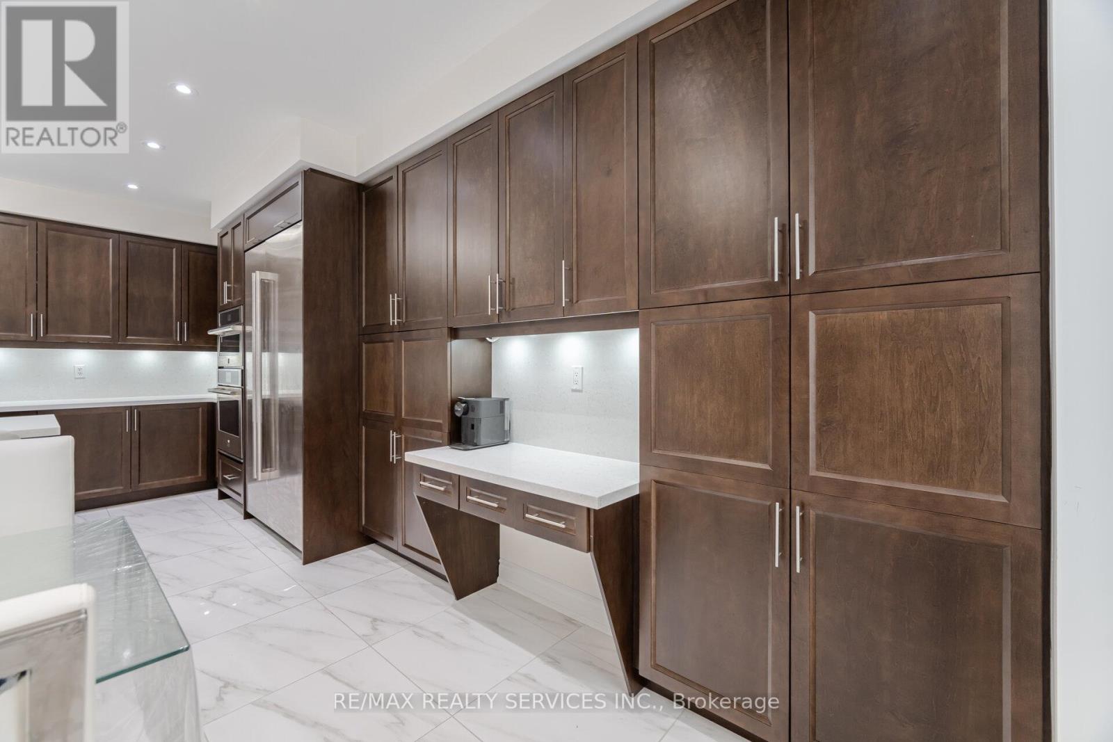 20 ROYAL FERN CRESCENT - 20