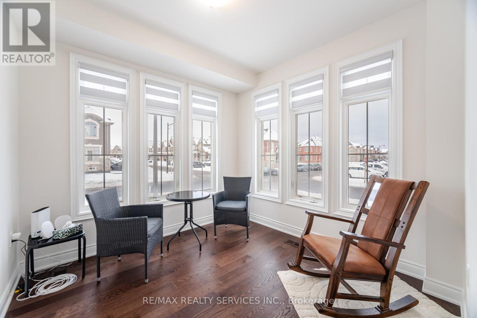 20 ROYAL FERN CRESCENT - 23