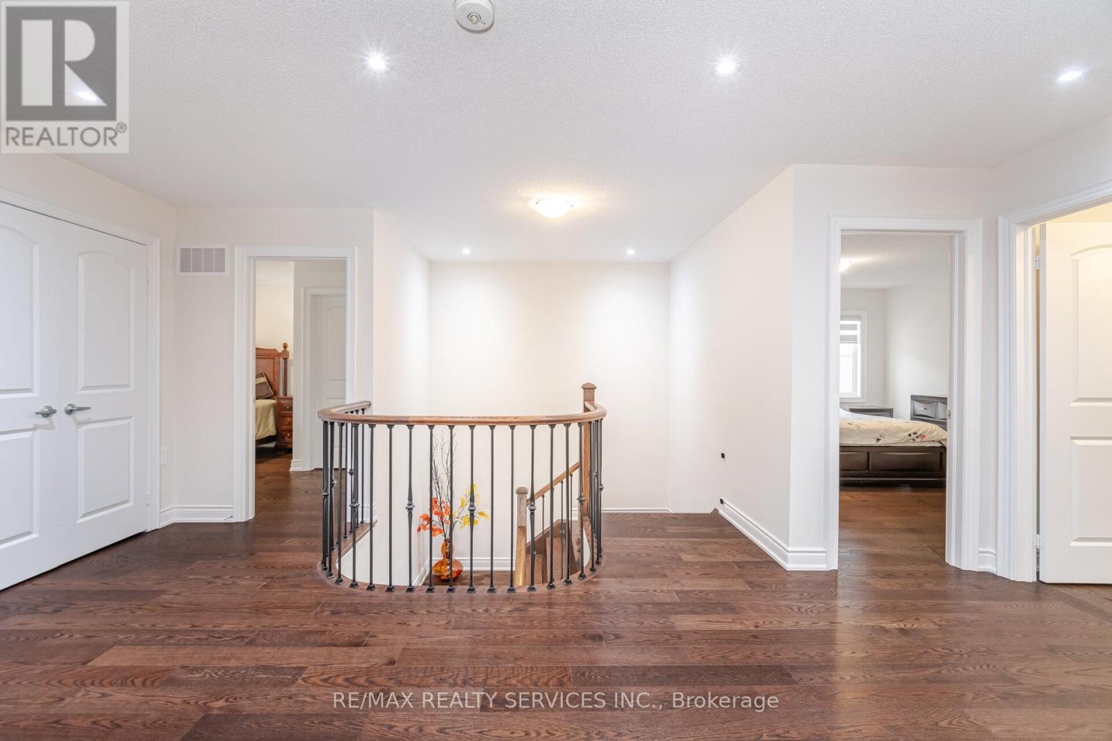 20 ROYAL FERN CRESCENT - 26