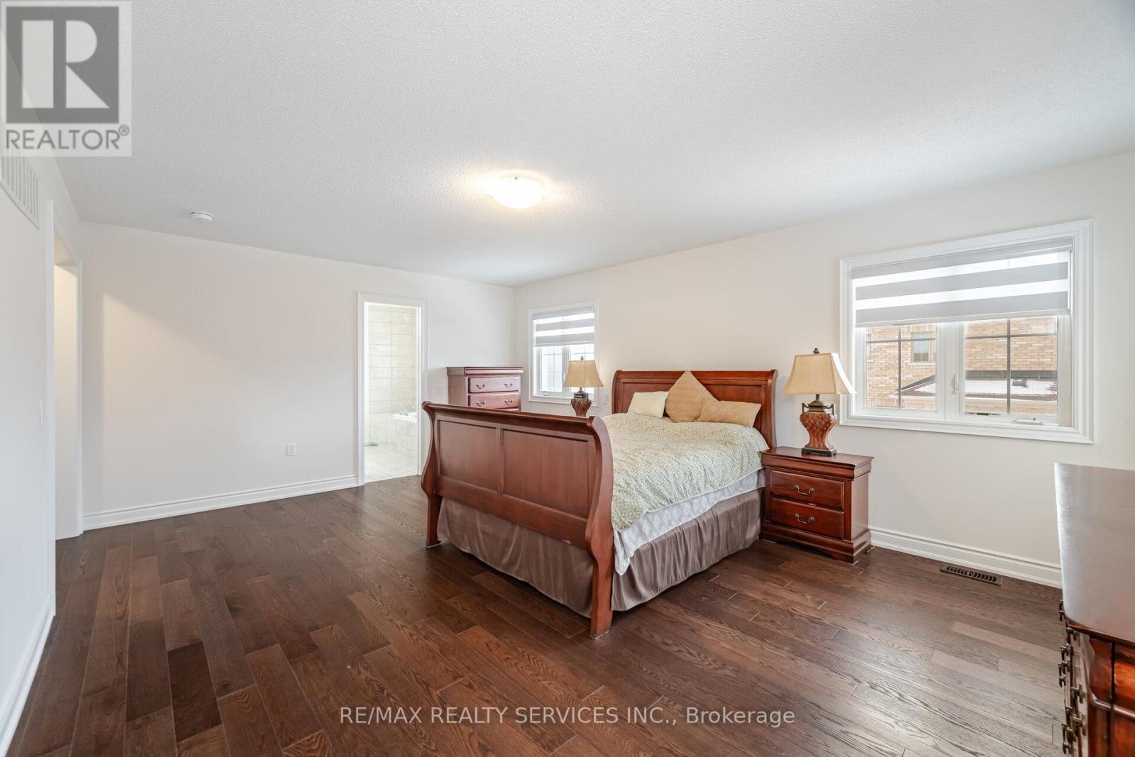 20 ROYAL FERN CRESCENT - 30