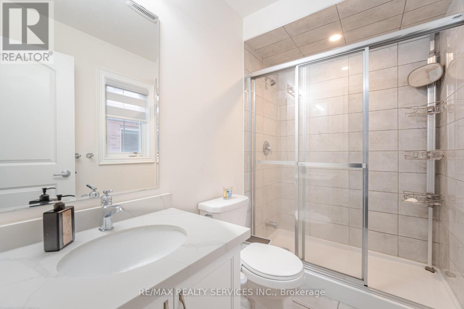 20 ROYAL FERN CRESCENT - 36