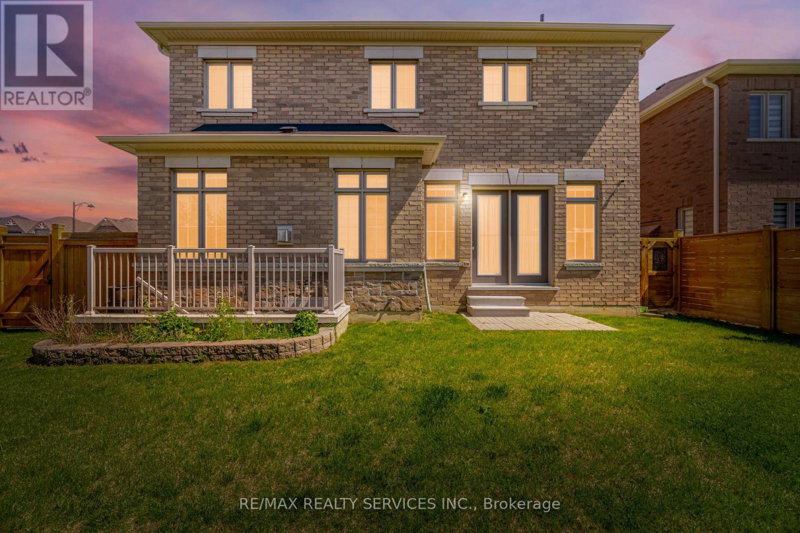 20 ROYAL FERN CRESCENT - 50