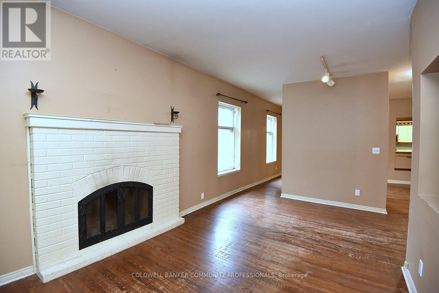 128 HESS STREET S - 11