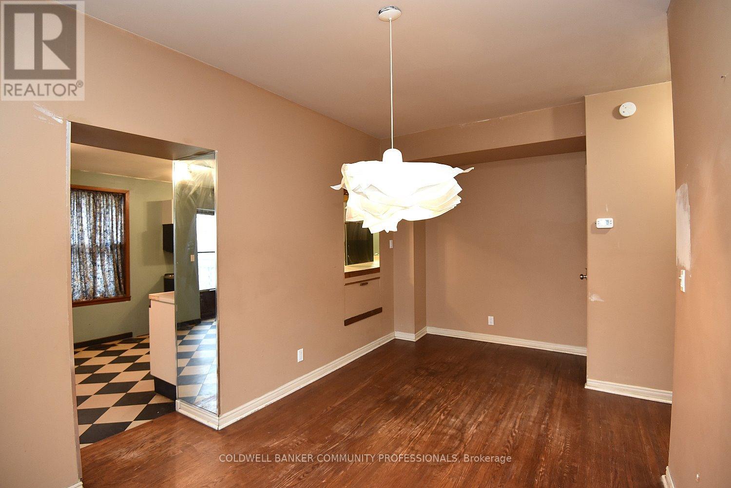 128 HESS STREET S - 14