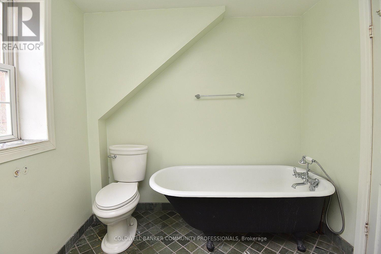128 HESS STREET S - 29