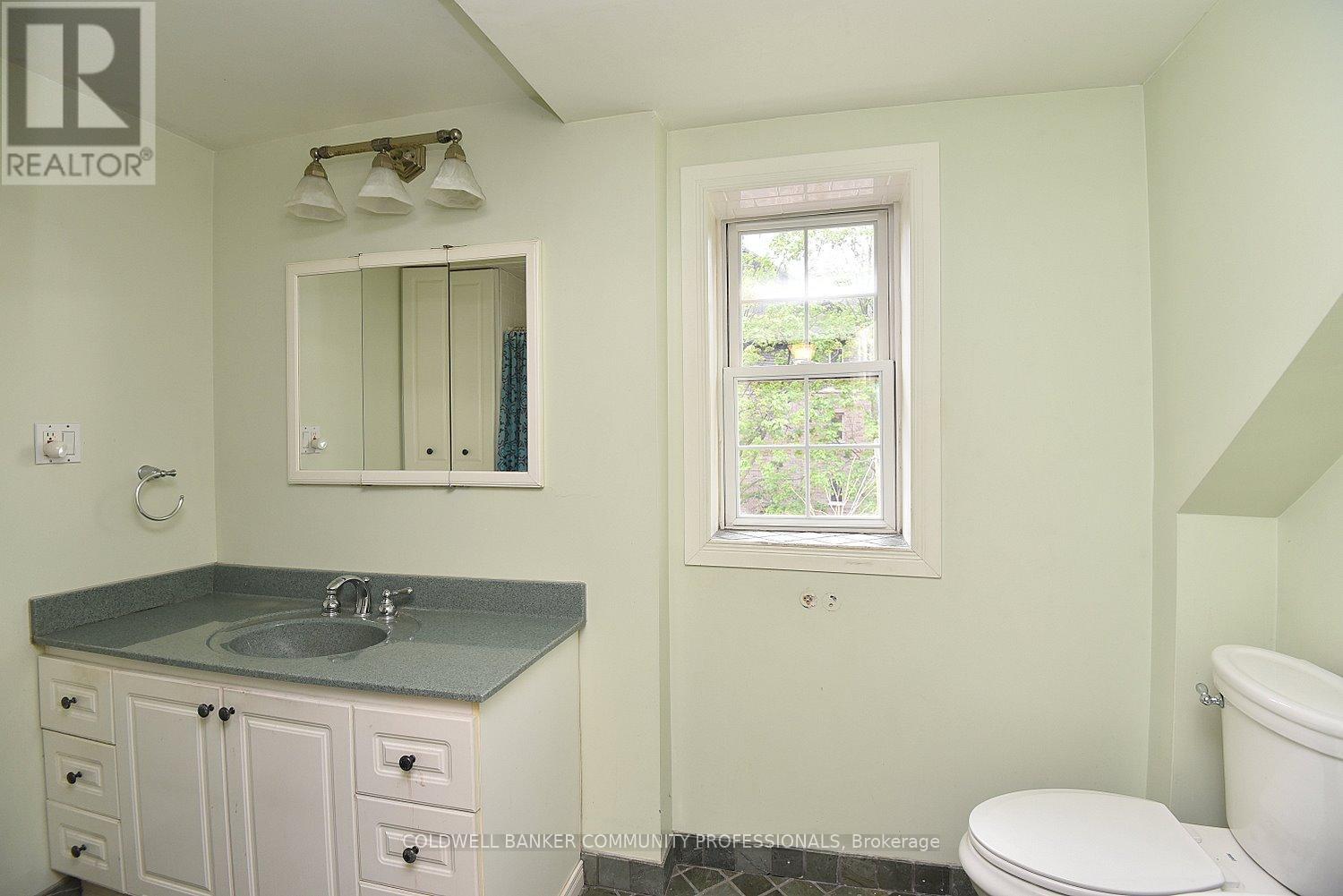 128 HESS STREET S - 30