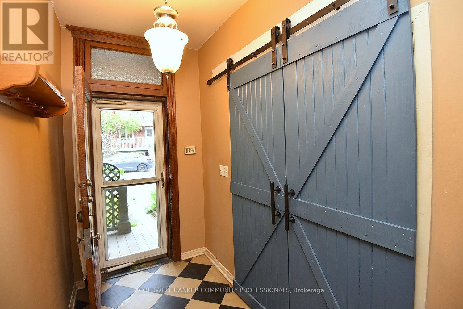 128 HESS STREET S - 7