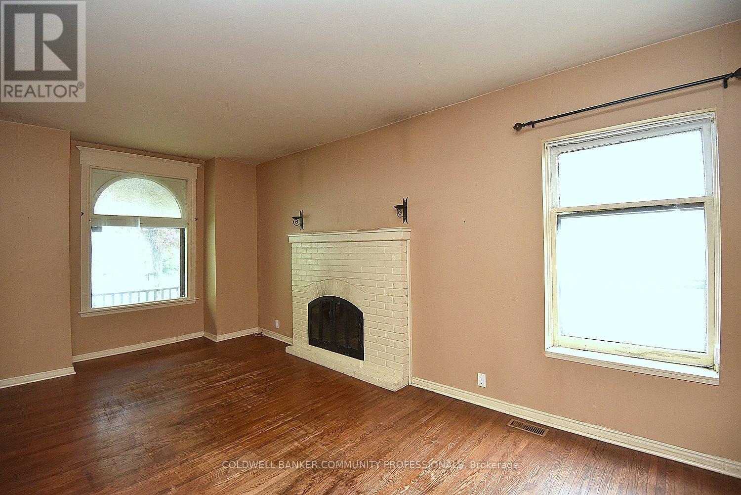 128 HESS STREET S - 9