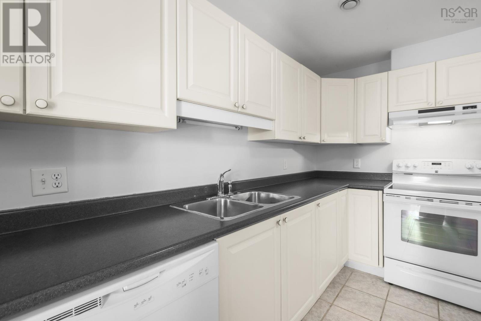 #405 429 Parkland Drive - 11