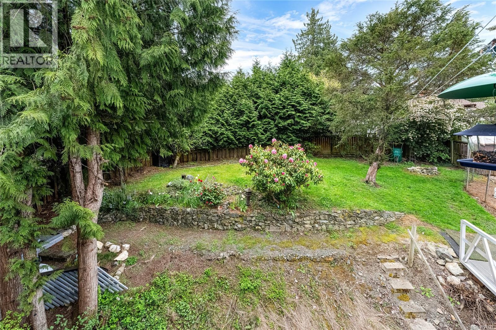 955 Sluggett Rd, Central Saanich