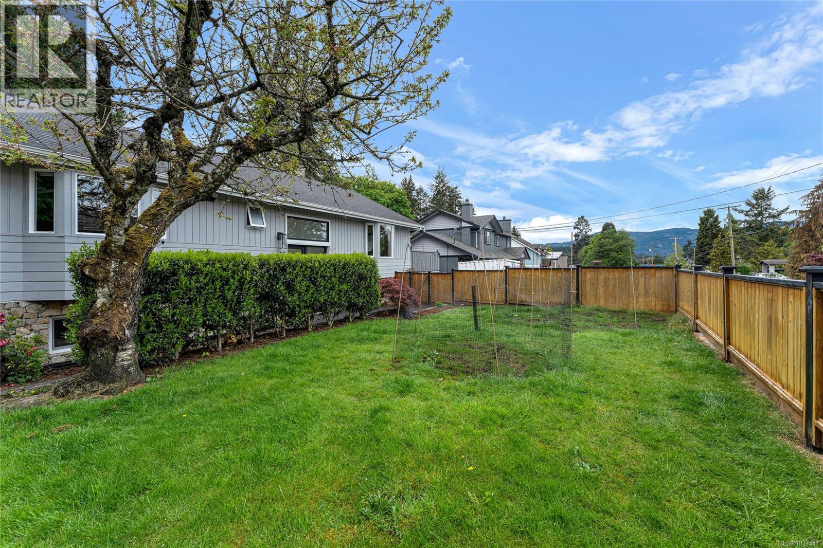 955 Sluggett Rd - 37