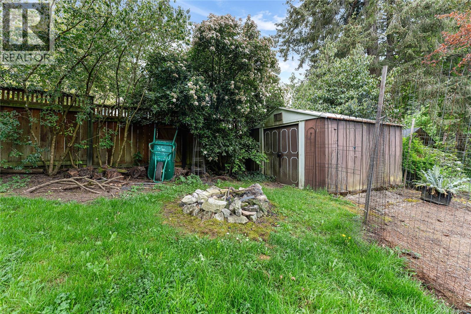 955 Sluggett Rd - 38