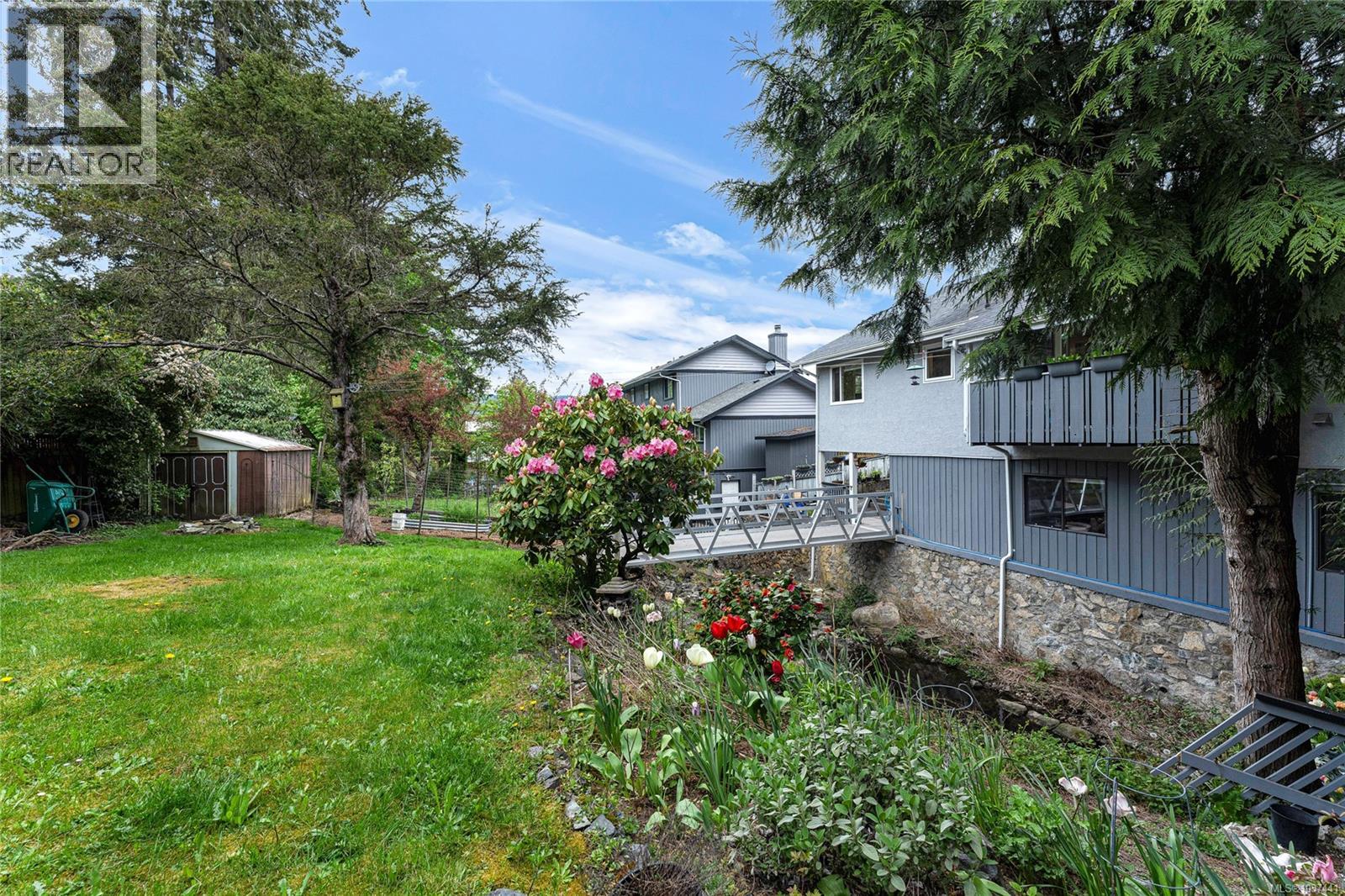 955 Sluggett Rd, Central Saanich