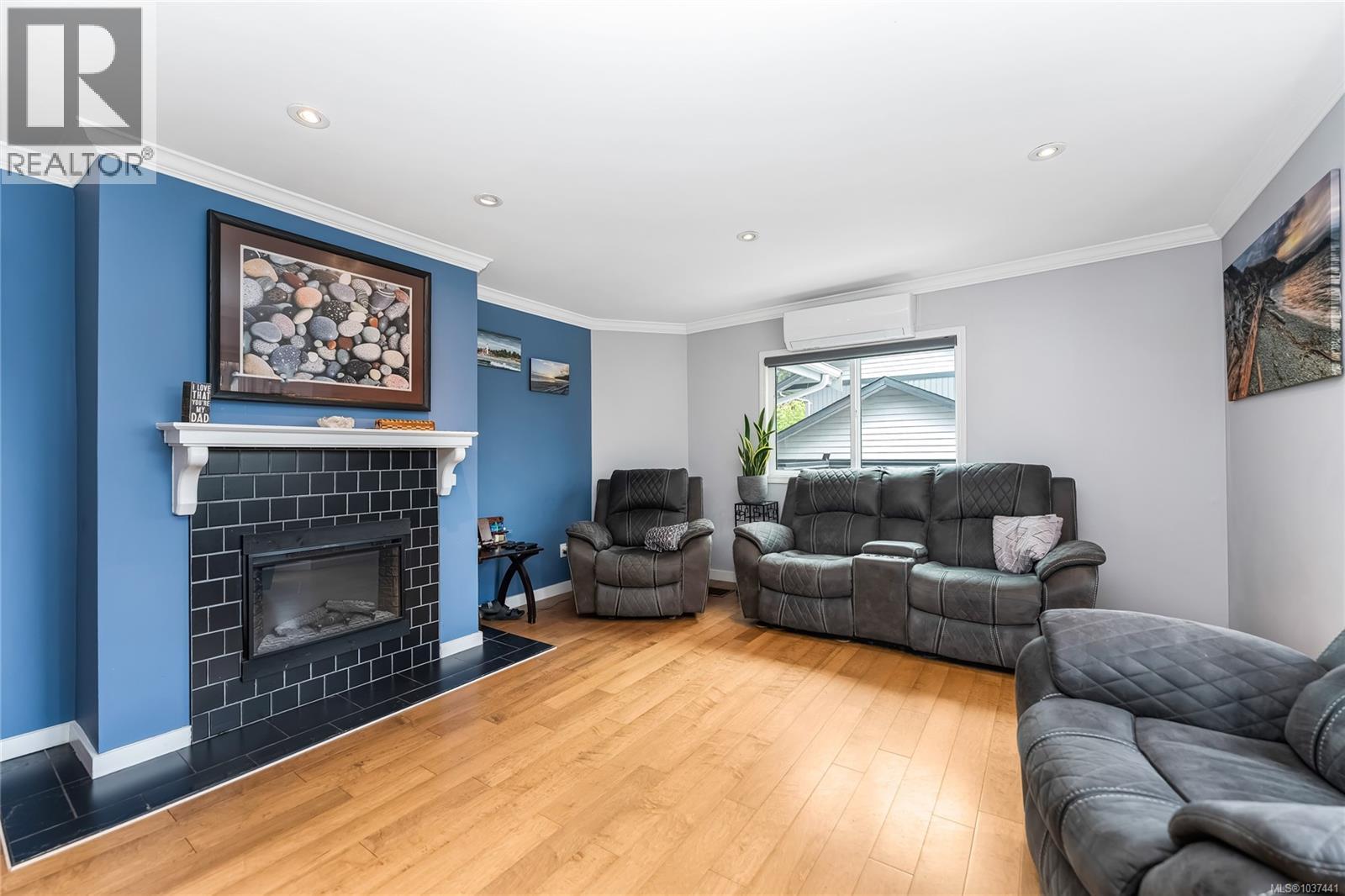 955 Sluggett Rd, Central Saanich