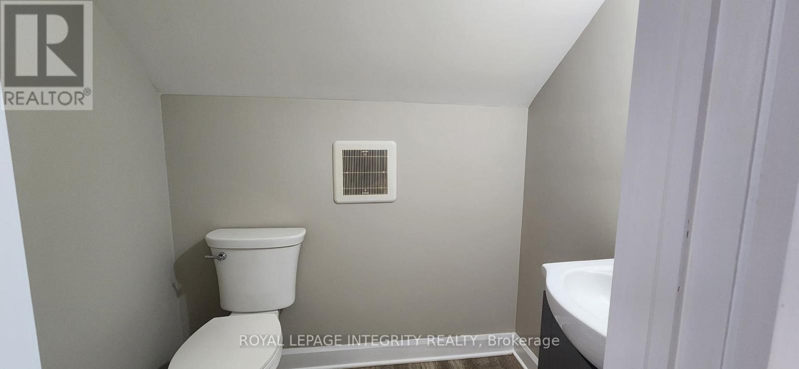 17 ROOSEVELT DRIVE - 25