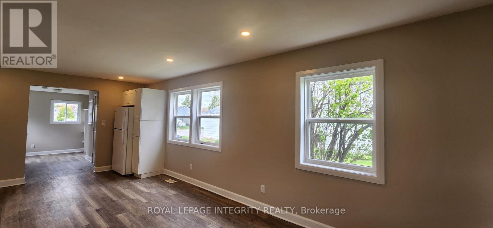 17 ROOSEVELT DRIVE - 9