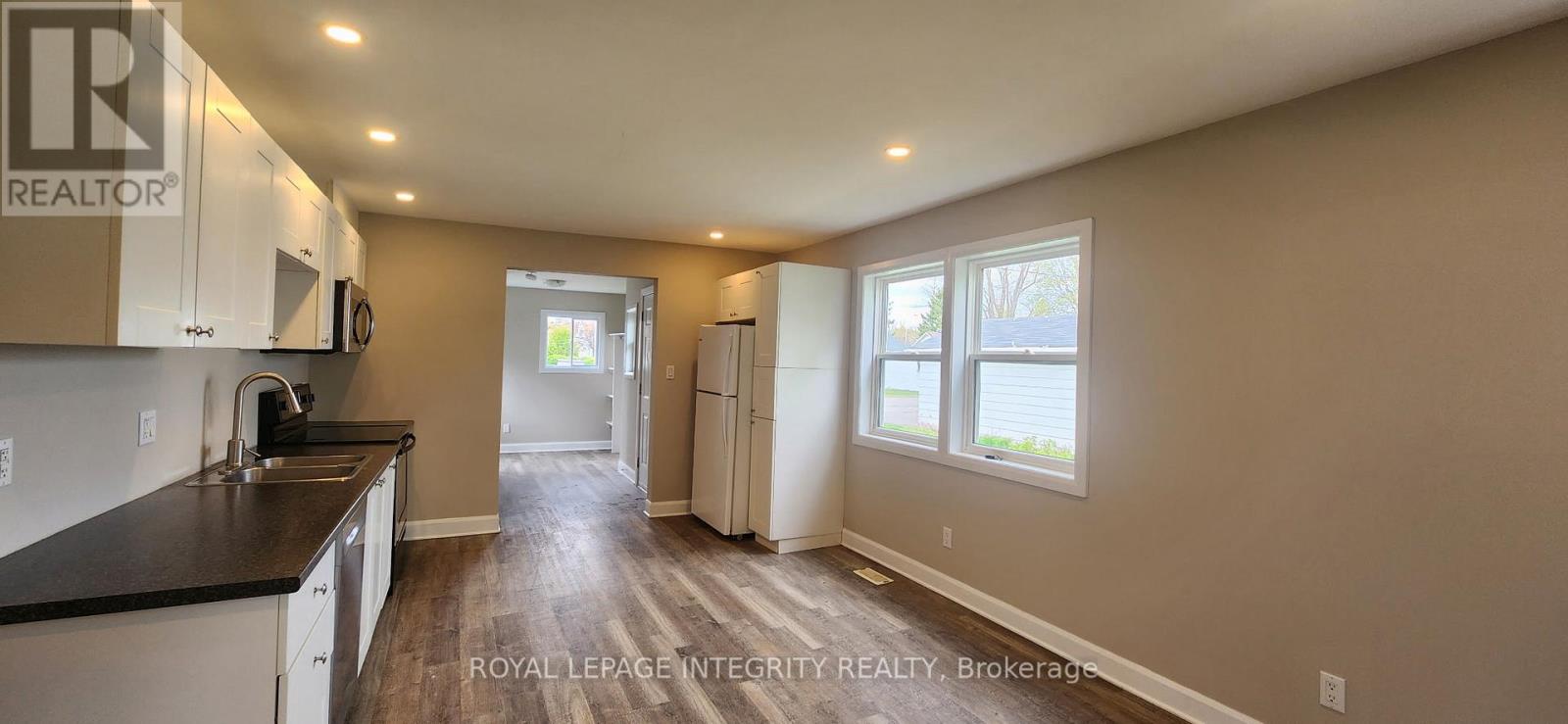 17 ROOSEVELT DRIVE - 8