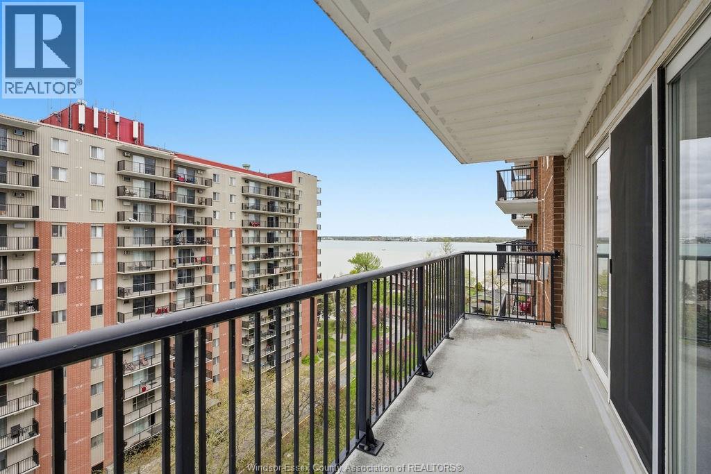 #1008 8591 RIVERSIDE DRIVE East - 13