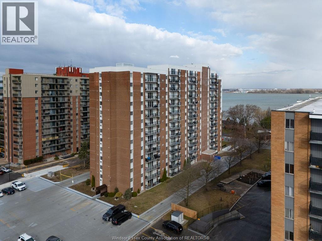 #1008 8591 RIVERSIDE DRIVE East - 2