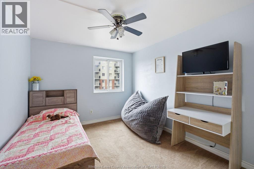 #1008 8591 RIVERSIDE DRIVE East - 20
