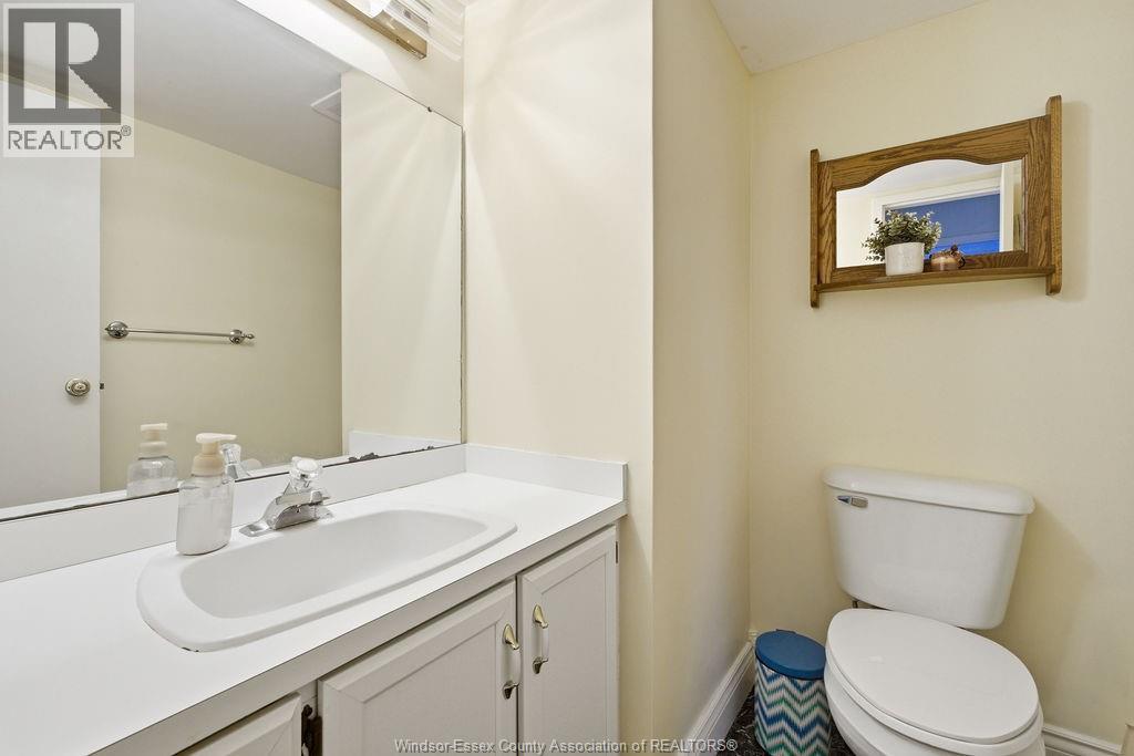 #1008 8591 RIVERSIDE DRIVE East - 22