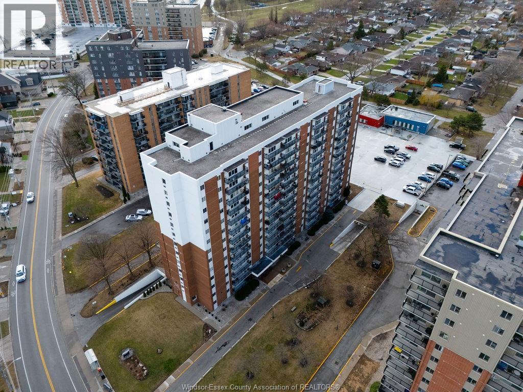 #1008 8591 RIVERSIDE DRIVE East - 26