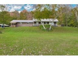 106b Ch. De La Montagne, L Ile Du Grand Calumet, QC J0X1J0 Photo 35