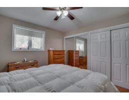106b Ch. De La Montagne, L Ile Du Grand Calumet, QC J0X1J0 Photo 11