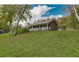 106b Ch. De La Montagne, L Ile Du Grand Calumet, QC J0X1J0 Photo 27