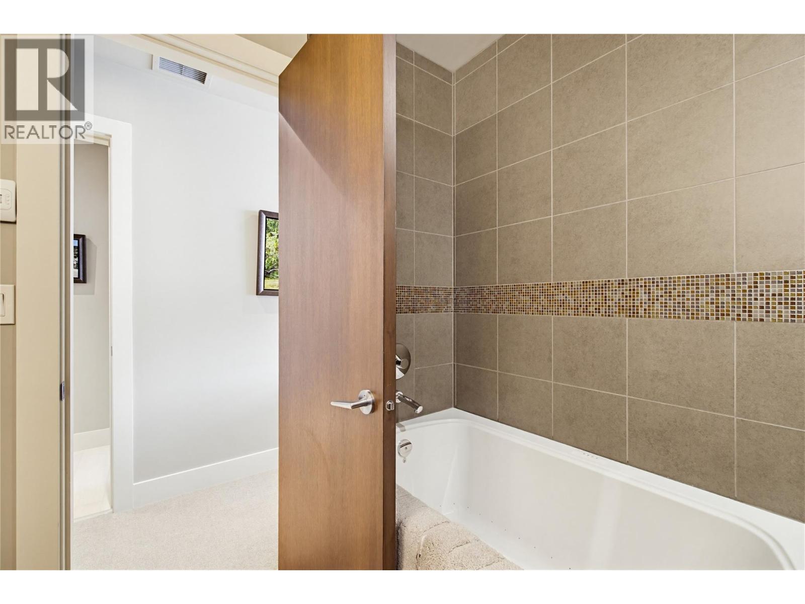 404 326 Mara Lake Lane, Sicamous
