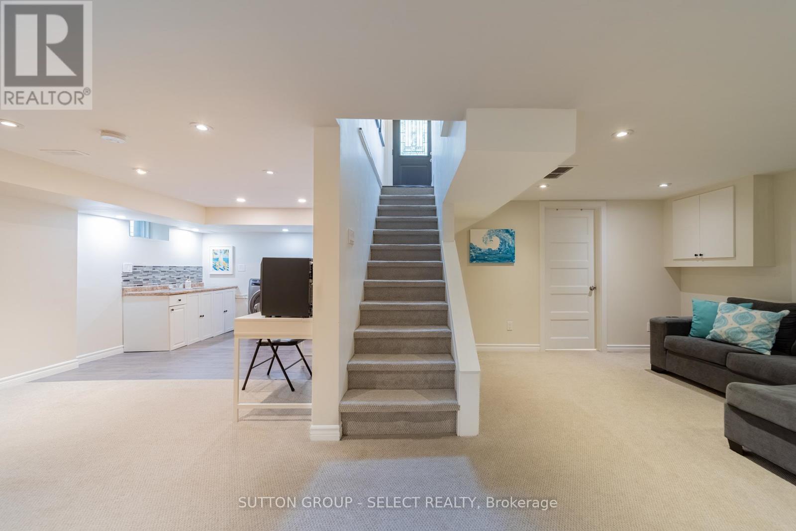 442 VICTORIA STREET - 34