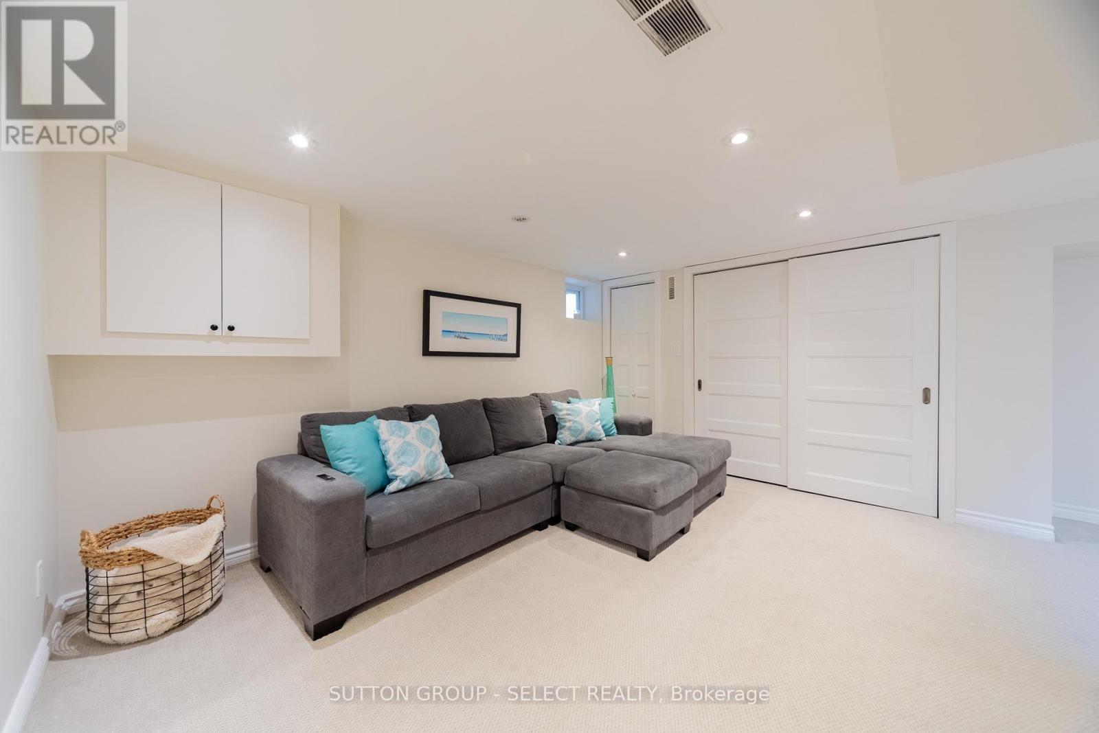 442 VICTORIA STREET - 36