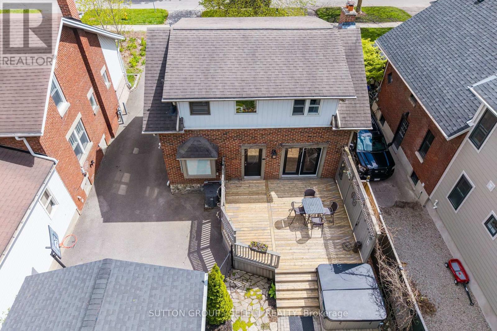 442 VICTORIA STREET - 47