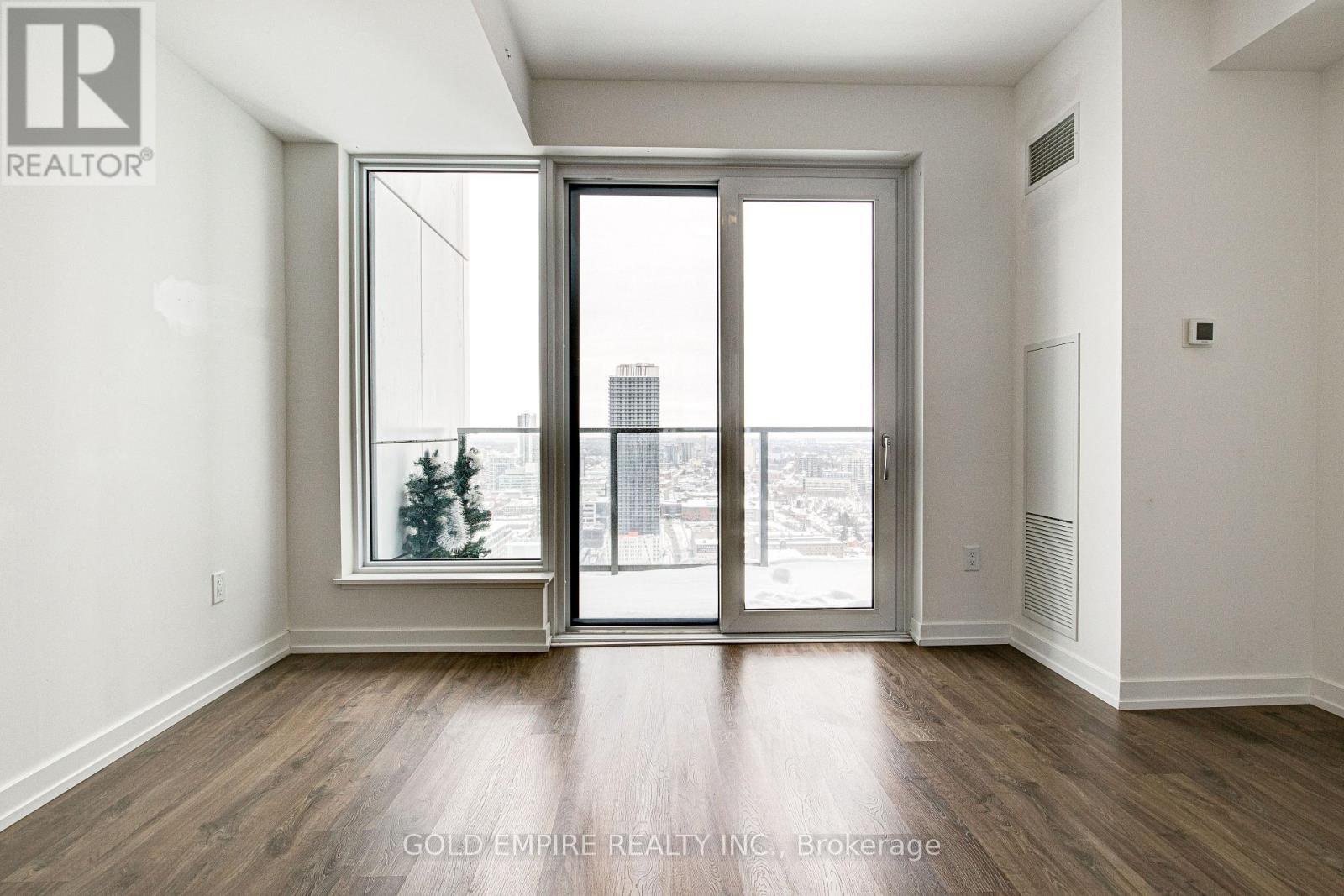 #2905 15 WELLINGTON STREET S - 15