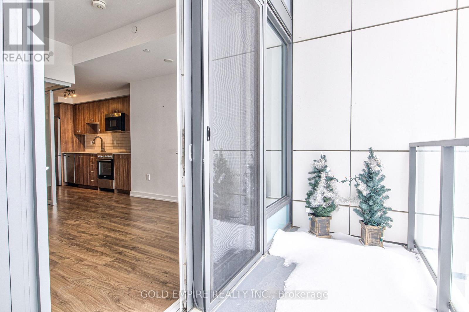 #2905 15 WELLINGTON STREET S - 33