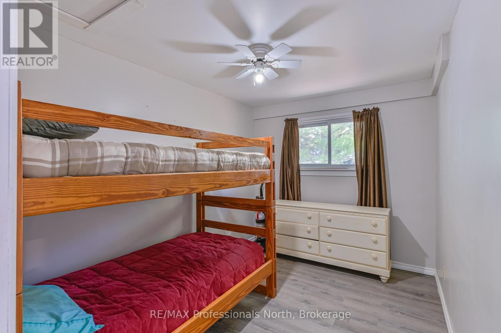 1031 LODGE LANE - 21