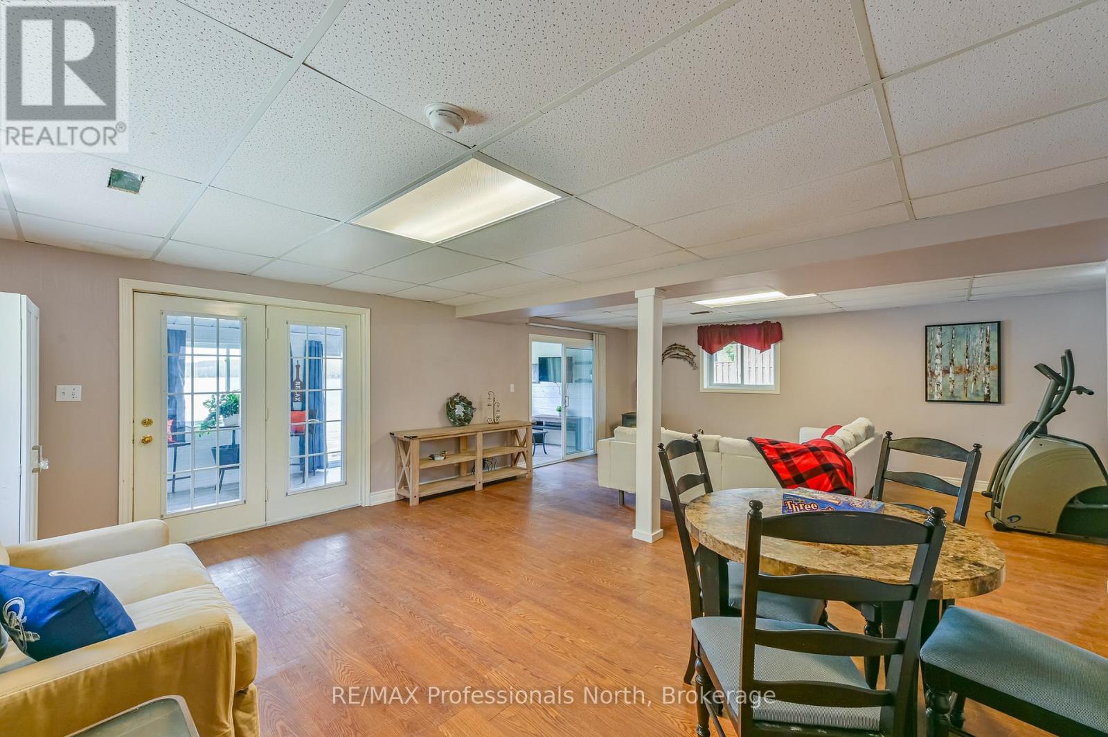 1031 LODGE LANE - 32