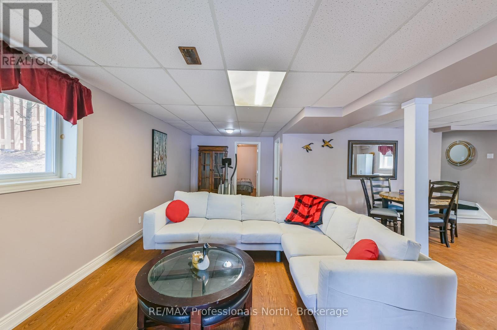 1031 LODGE LANE - 36