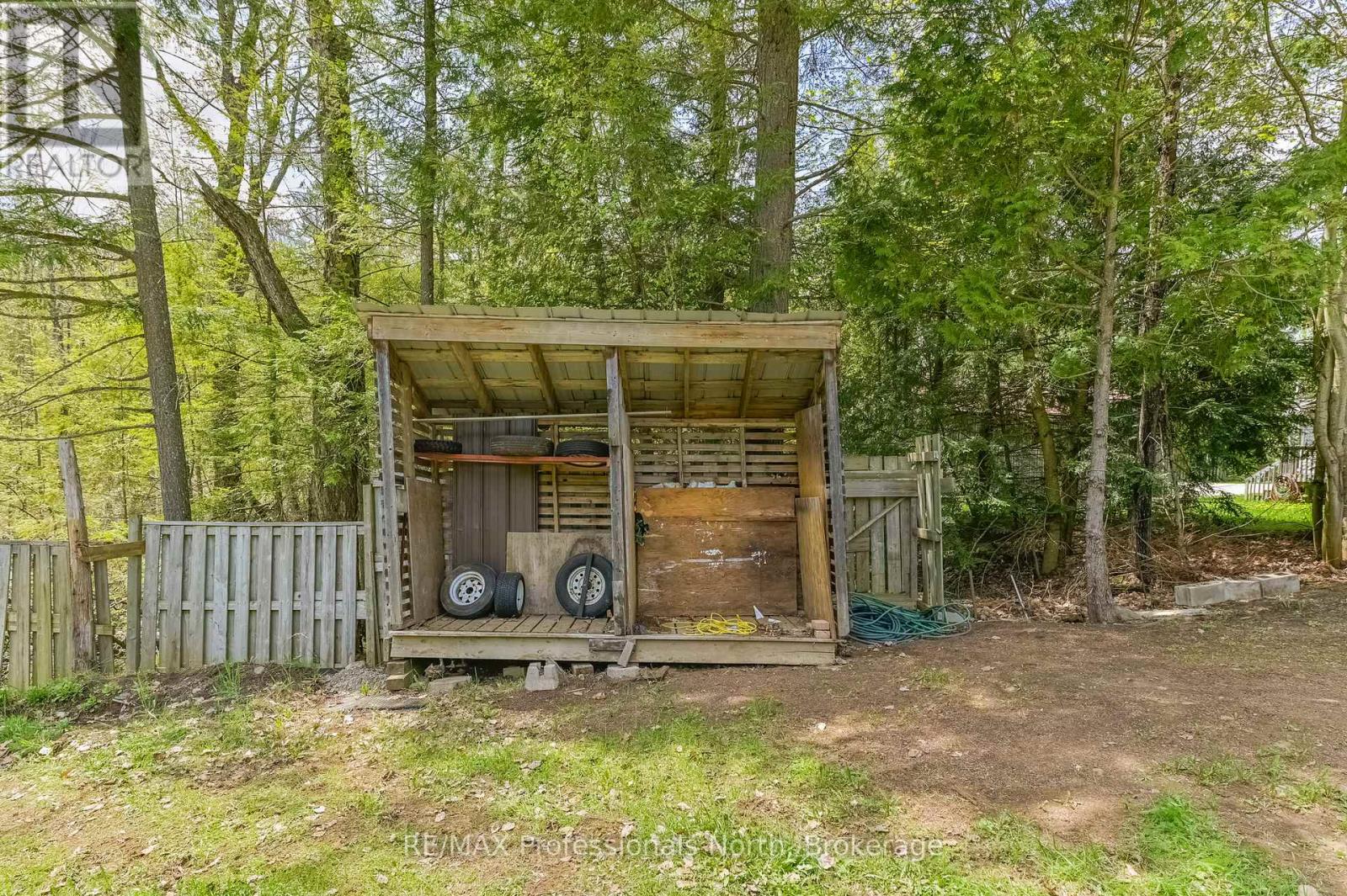 1031 LODGE LANE - 46
