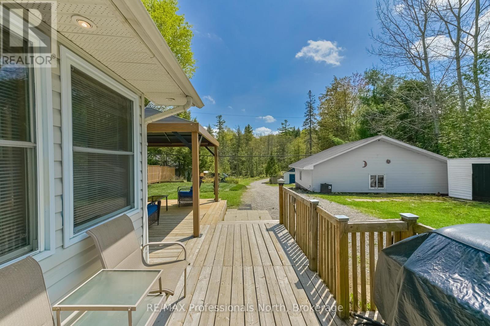 1031 LODGE LANE - 8
