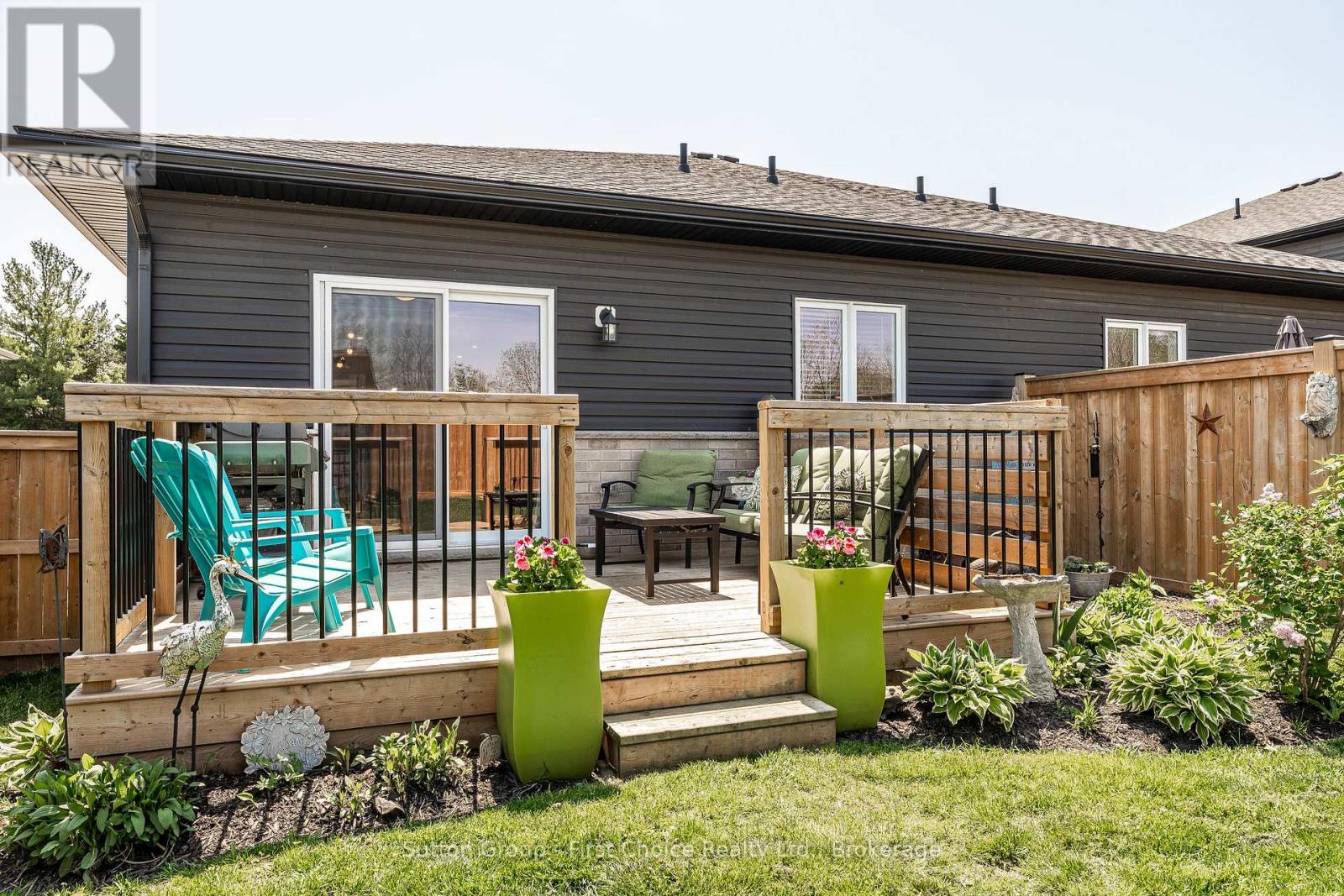 135 EGAN AVENUE - 25
