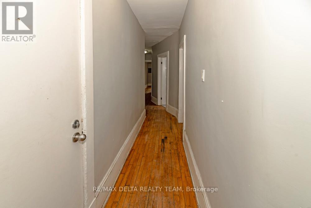 225 ST. PATRICK STREET - 11