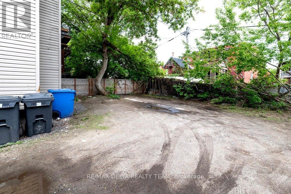 225 ST. PATRICK STREET - 27