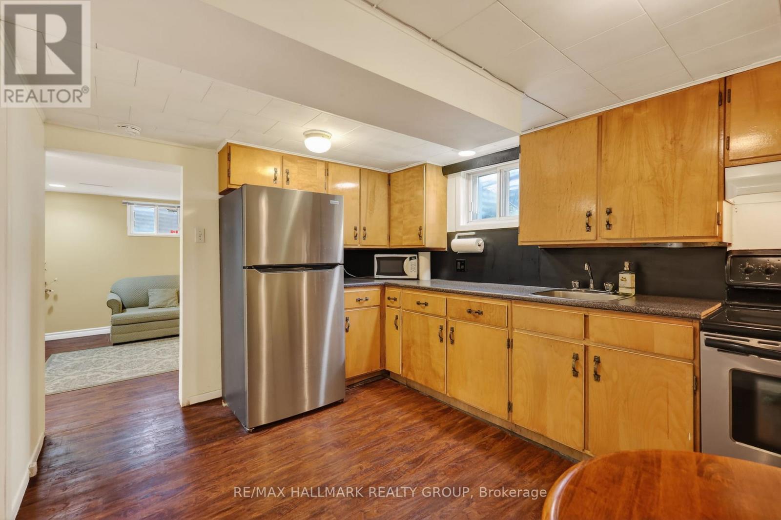 1317 AVENUE Q - 30