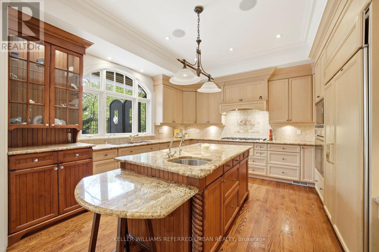 41 WENTWORTH AVENUE - 18
