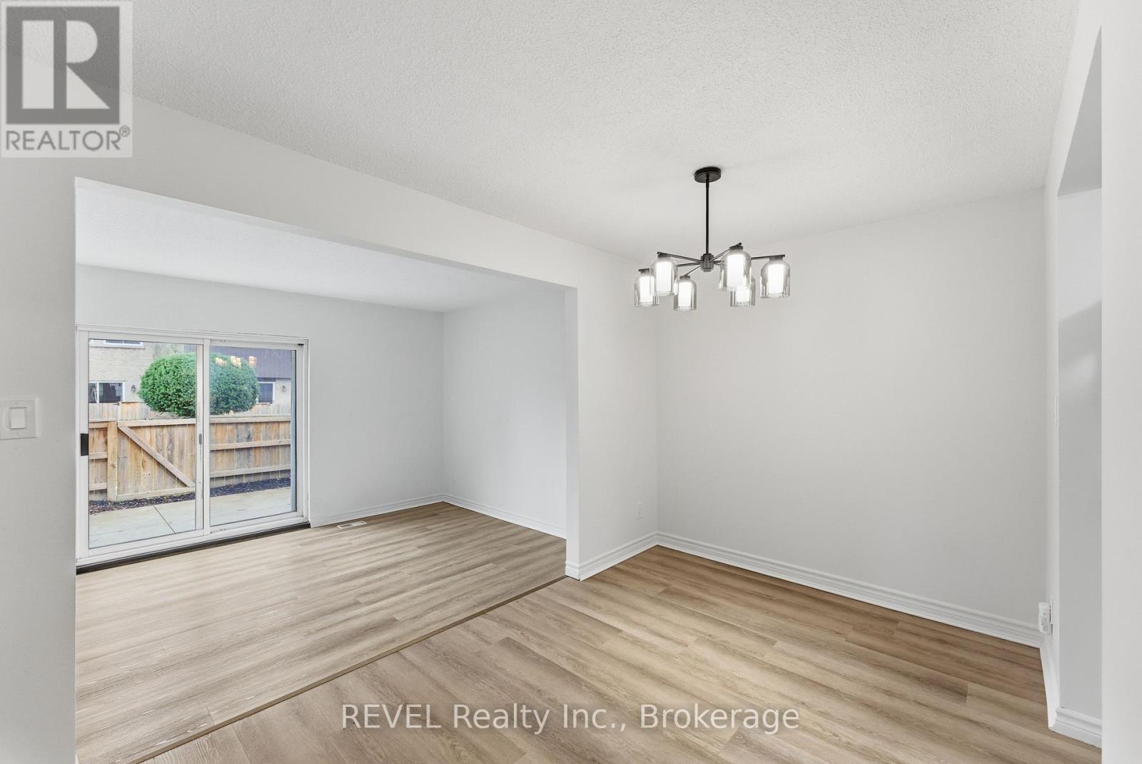 #15 151 LINWELL ROAD - 10