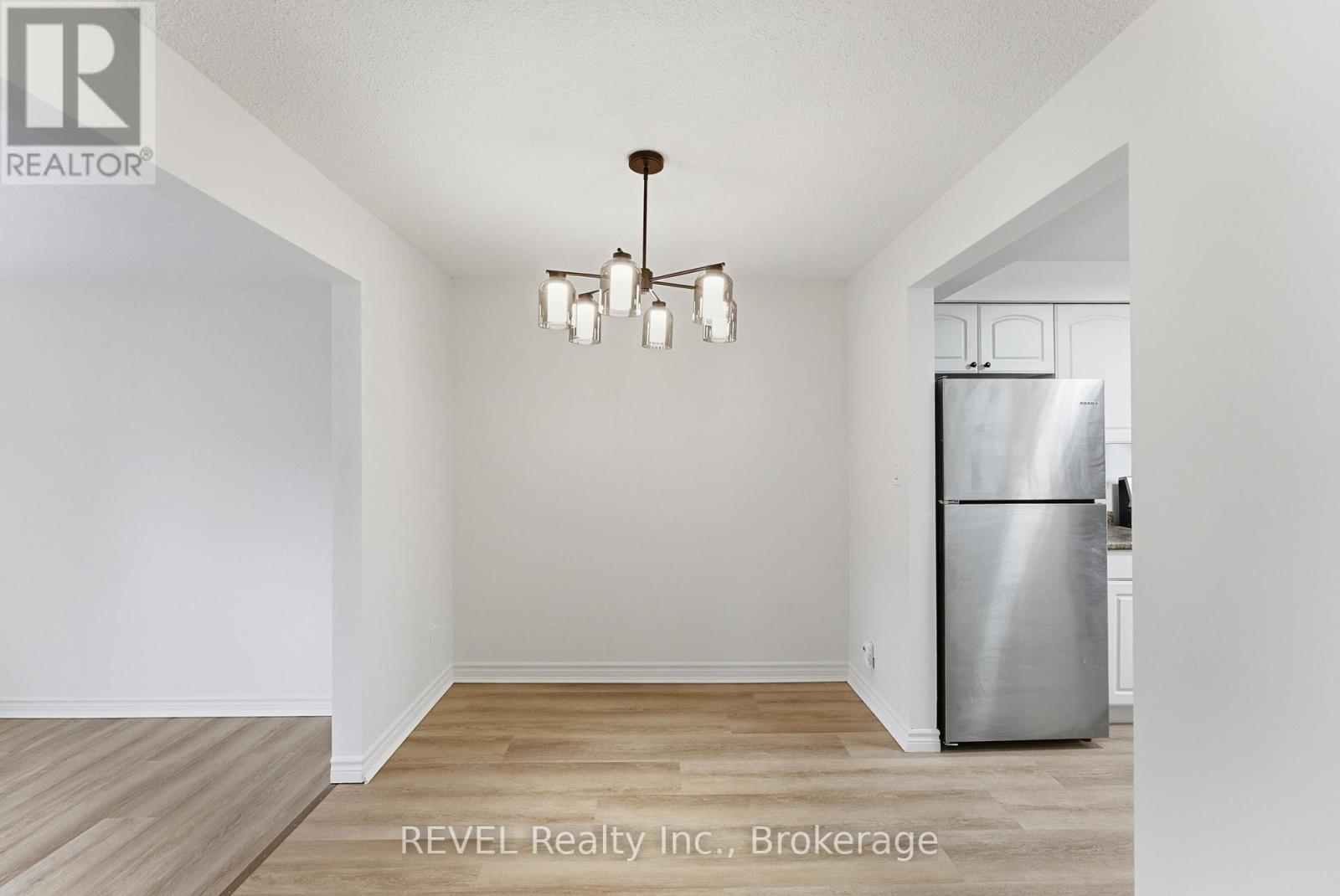 #15 151 LINWELL ROAD - 12
